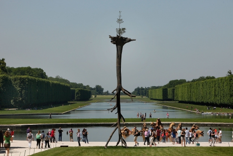  VERSAILLES, FRANCE - JUNE 06:  Italian artist Giuseppe Penone sculture ‟Le foglie delle radici‟ at Chateau de Versailles on June 6, 2013 in Versailles, France. The exhibition in the garden of Versailles organized as part of the 400 year of birth of famous french gardener Andr