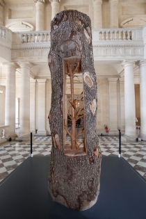  VERSAILLES, FRANCE - JUNE 06:  Italian artist Giuseppe Penone sculture ‟Albero porta-cedro‟ at Chateau de Versailles on June 6, 2013 in Versailles, France. The exhibition in the garden of Versailles organized as part of the 400 year of birth of famous french gardener Andr