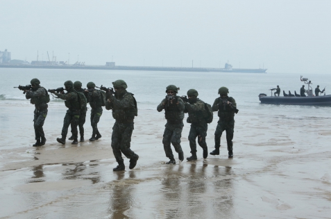  KINMEN-TAIWAN - 28/05/2019.Taiwan Marines Special Force during a anti-invasion drill in Kinmen island. The live firing was part of annual exercices designed to prove the military's capabilities to repel any Chinese attack. China and Taiwan split during a civil war in 1949, but China claims Taiwan island as its territory.(Photo by Patrick Aventurier/Sipa)