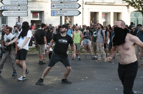  After an undeclared demonstration clashes broke out between protesters, Black bloc and policemen in Bayonne, near Biarritz, France, 24 August 2019, on the opening day of the G7 summit. The G7 Summit runs from 24 to 26 August in Biarritz..
(Photo Patrick Aventurier/ABACAPRESS.COM)