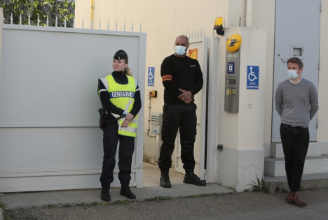  Bouillargues, France le 6/4/2020.Les Gendarmes en Mission VIF ( Violences Intra Familalles) dans une poste du Gard .Photo by Patrick Aventurier/ABACAPRESS