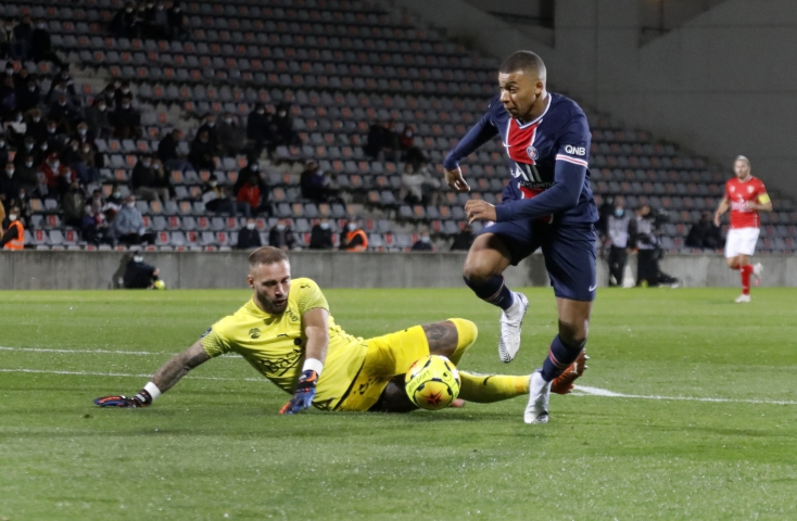  Paris Saint-Germain's French forward Kylian Mbappe scores a goal during the French Ligue 1 football match between Nimes (NO) and Paris Saint Germain (PSG) at the Costieres Stadium in Nimes, southern France, on October 16, 2020. Photo by Patrick Aventurier/ABACAPRESS.COM