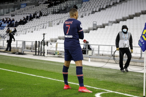  Kylian MBAPPE of PSG score during the League 1 soccer match between Olympique de Marseille and Paris Saint-Germain at empty Velodome stadium due to Coronavirus restriction, in Marseille,France on February 07, 2021.Photo by Patrick Aventurier/Abacapress
