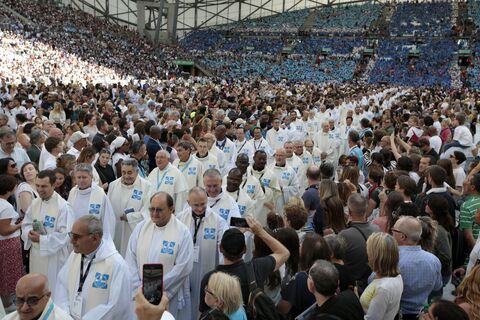  Pope Francis celebrating mass at the Velodrome stadium,  in the southern port city of Marseille, France on September 23, 2023. Pope Francis heads to Marseille for a two-day visit focused on the Mediterranean and migration.  Photo by Patrick Aventurier/Abacapress.