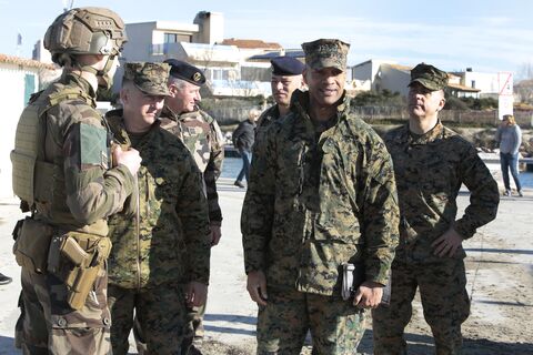 The American Marines general speaking with French army officer during the large amphibious landing operation with the elements of the 6th Armoured Light Brigade (BLB), as part of exercise ORION 23 in Frontignan , Southern France on February 26, 2023, .Photo by Patrick Aventurier/Abacapress.