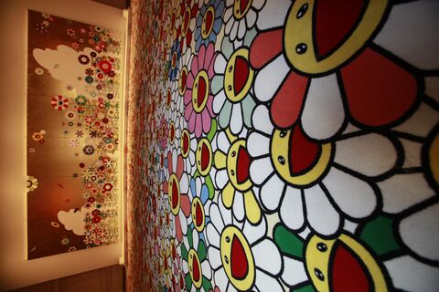  VERSAILLES-FRANCE-9september2010 : The japaneseTakashi Murakami exhibition at the chateau de Versailles.The first major retrospective in France , in 15 rooms of the chateau and in the garden,Murakami present 22 major works, of which 11 have been created exclusively for this exhibition(Photo by Patrick Aventurier/Getty Images)  Kawai-Vacances Summer Vacation in the Kingdom of the Golden